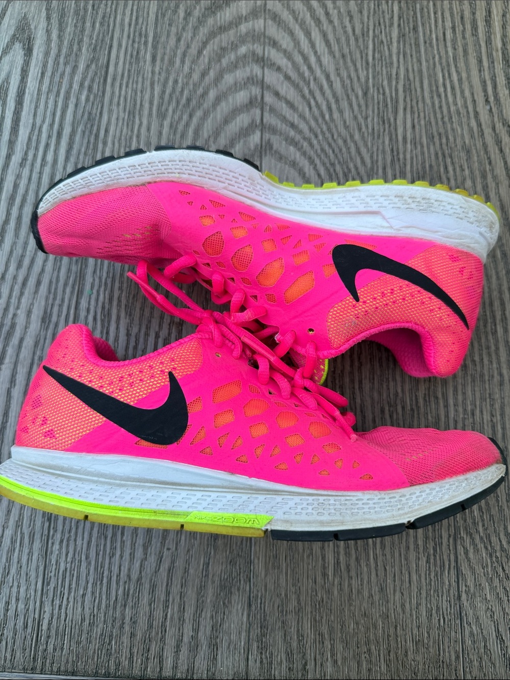 Nike Pegasus 31 Women's Hot Pink and Black Athletic Running Shoes